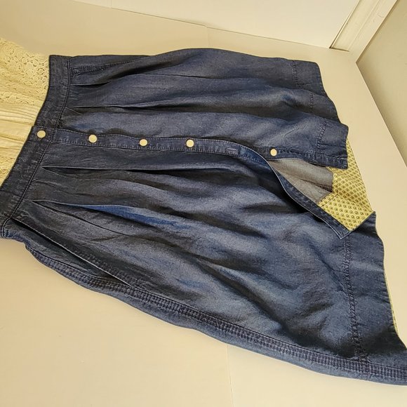 HD in Paris Dress, Cream Lace Bodice w/Chambrey Skirt, Size 2 - Picture 7 of 12